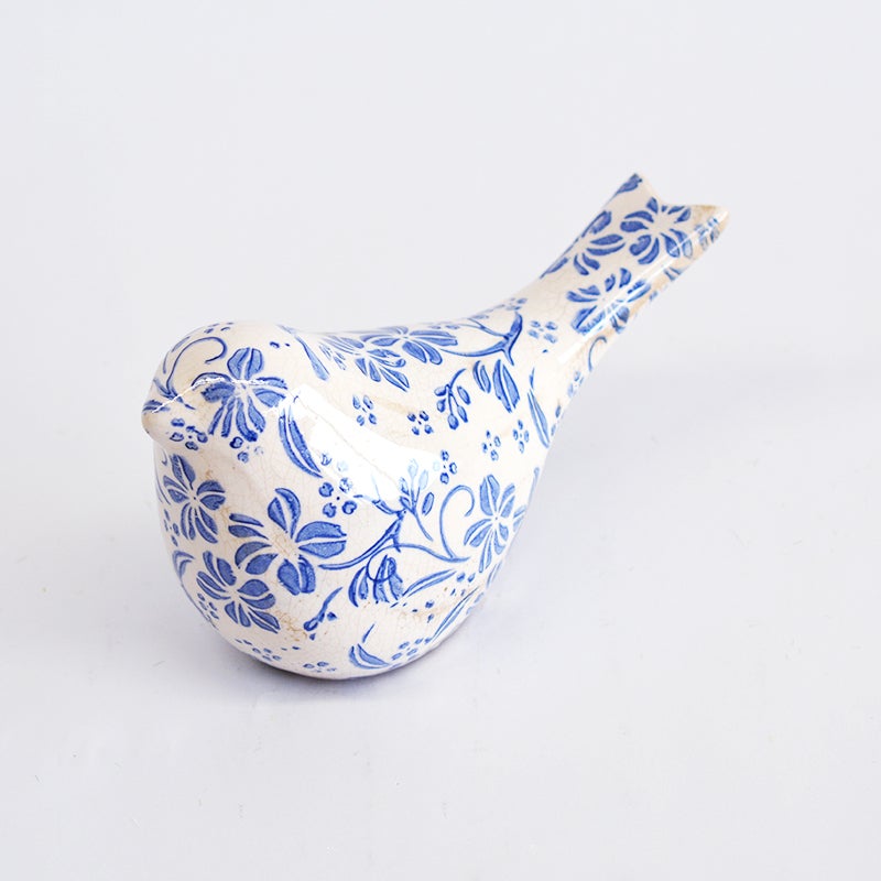 デフォルメされた丸みのあるシルエットが特徴