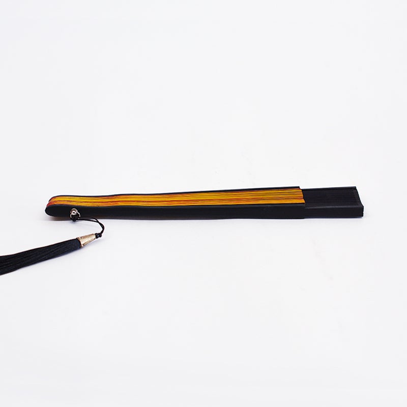 マットな黒塗りの扇骨