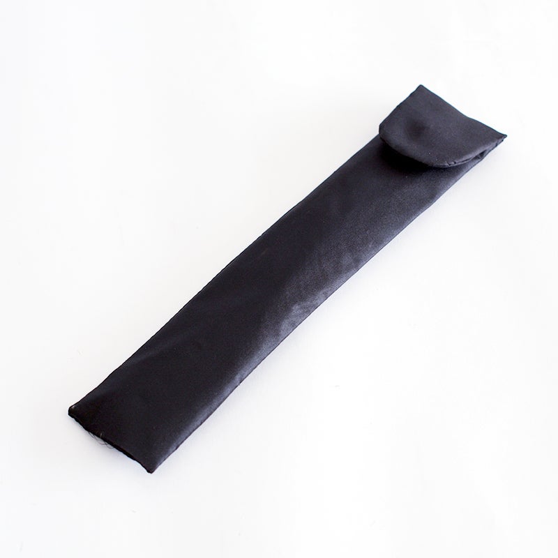 持ち運びや保管時に便利なケースです