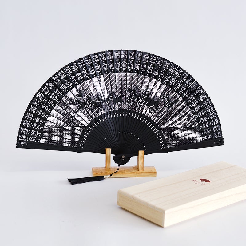 透かし左馬扇子 桐箱入 染竹