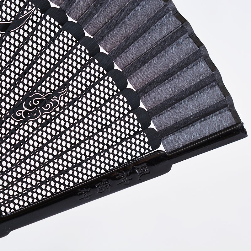 扇面には光沢が美しく、丈夫な布素材