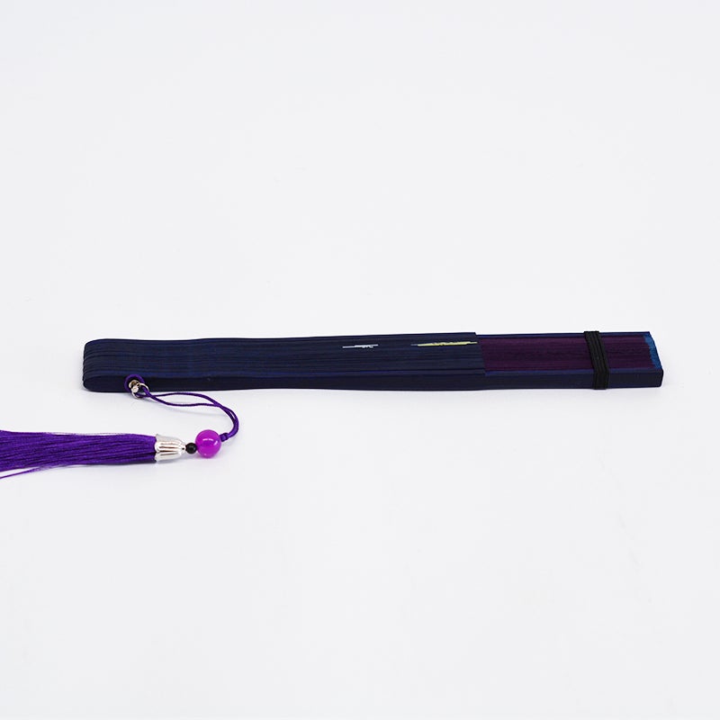 和装・洋装問わずマッチするデザインです