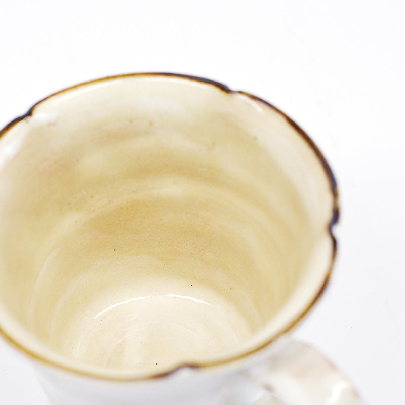 長年使うことで、飲み物の成分などが染み込み、経年変化を味わえるのが魅力です