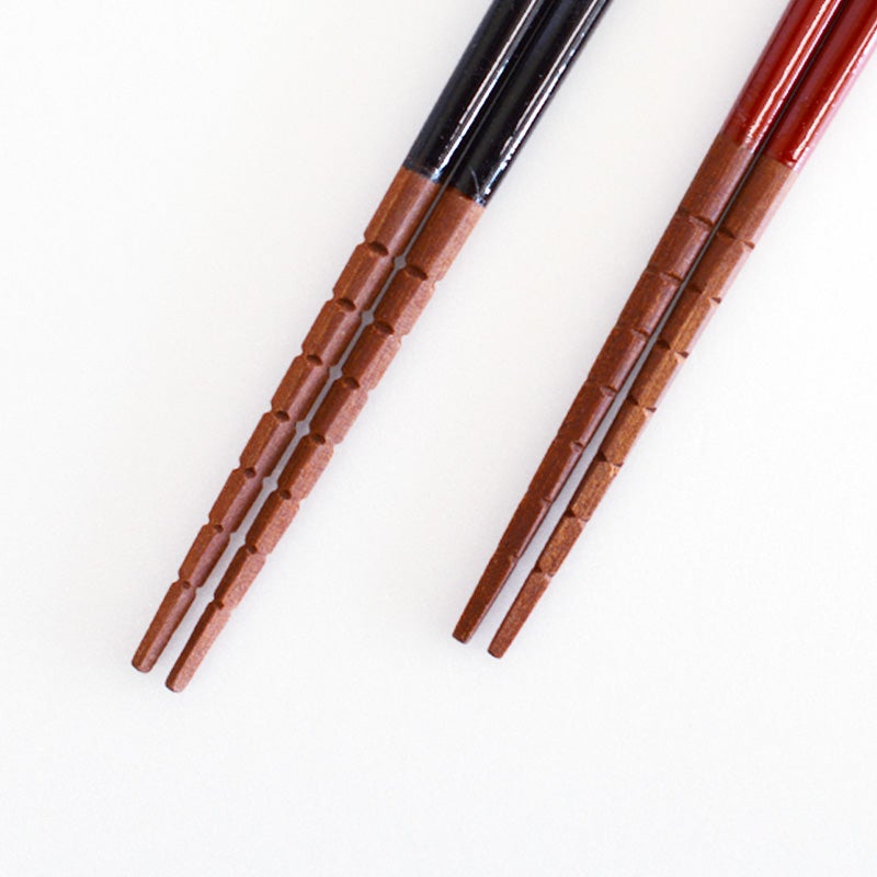 こだわりの箸先、特殊加工で驚異のホールド力