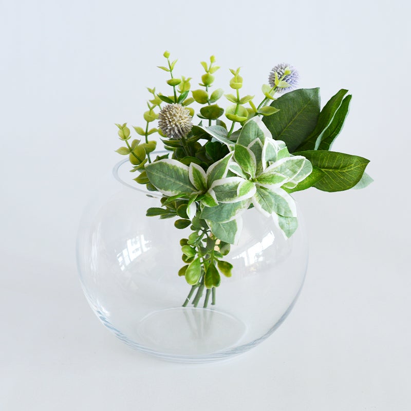 花瓶と造花のセットです