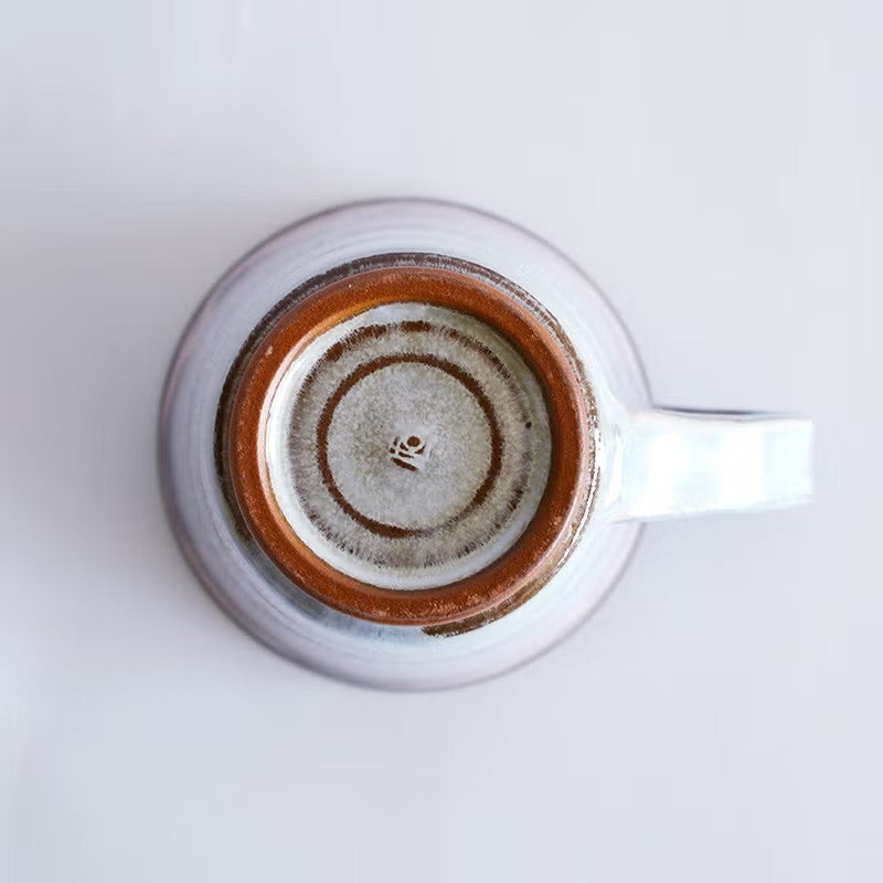 底部には安定感があり、しっかりとした造りで安心して使用できます