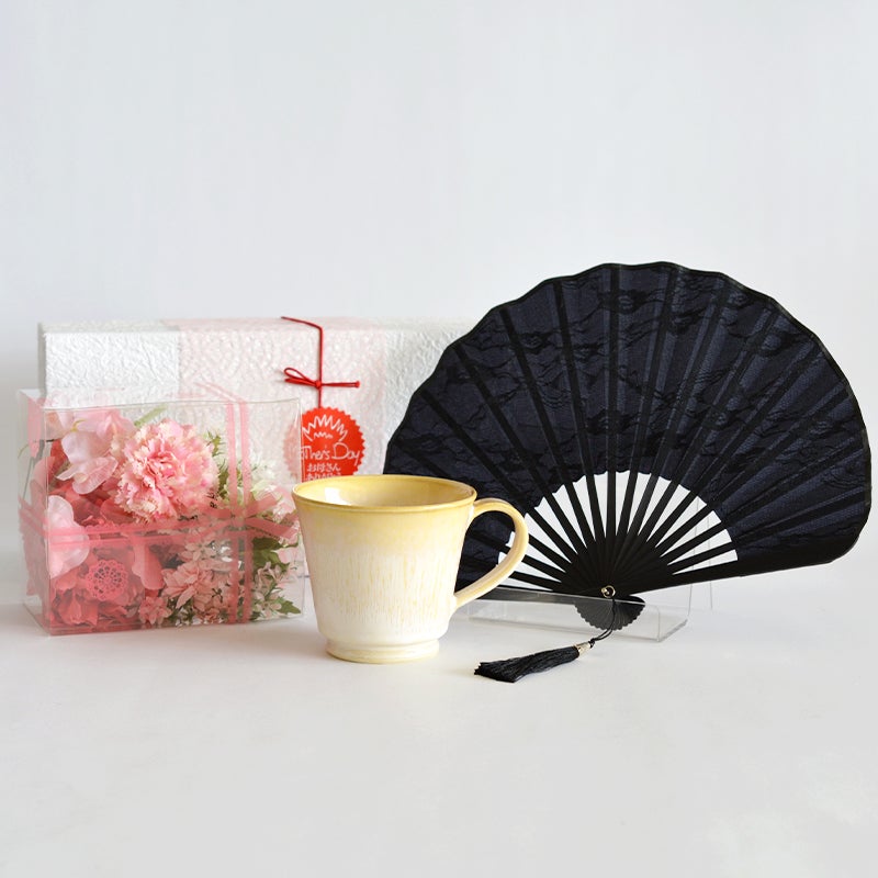 人気のマグと扇子・お花のBOXがセットになっています