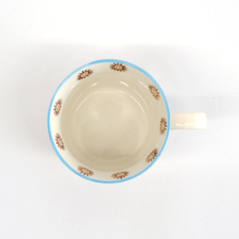 中にも花柄が描かれています