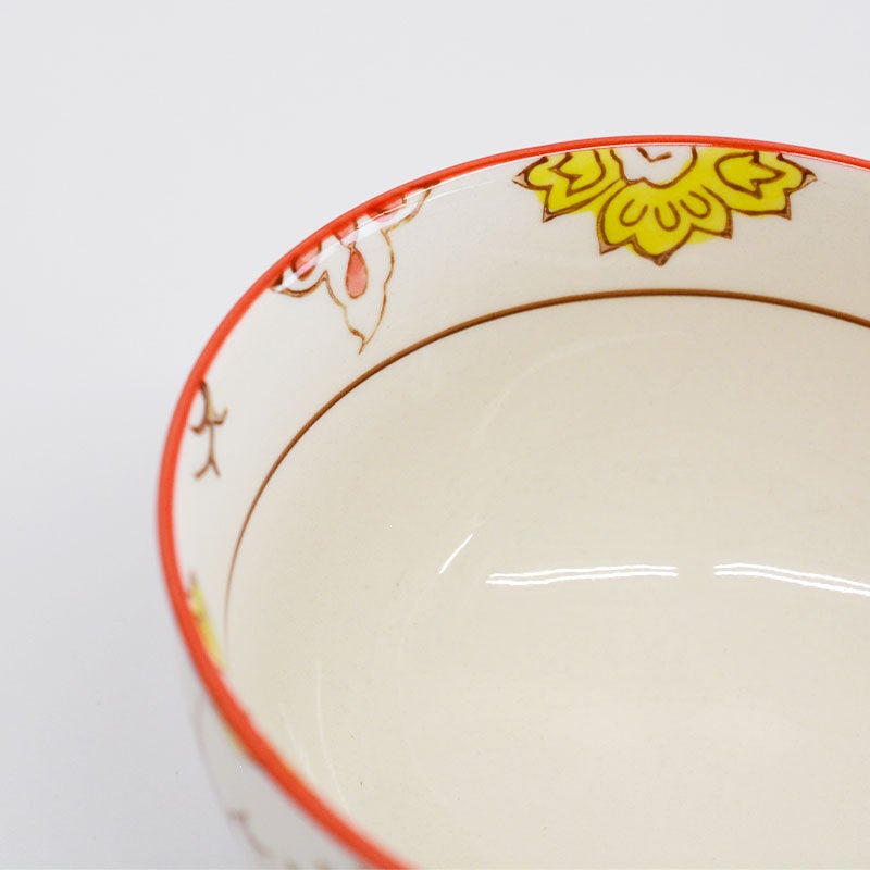 白い点の部分には「いっちん」という技法が使われています