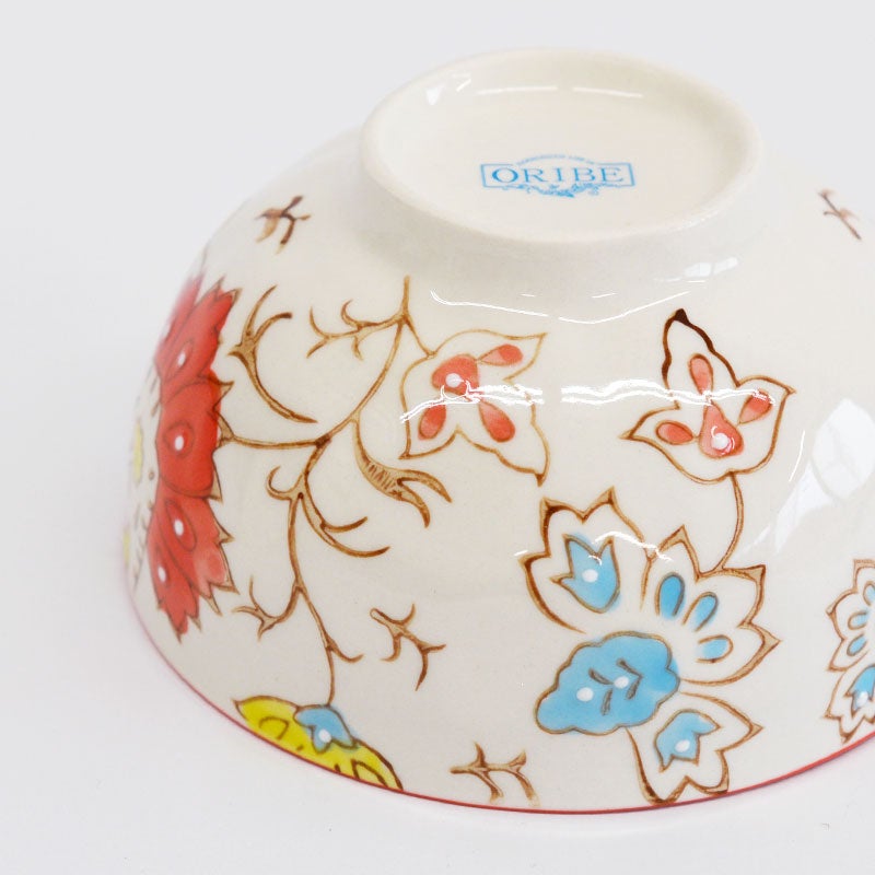 カフェラテなども飲めるたっぷりサイズです