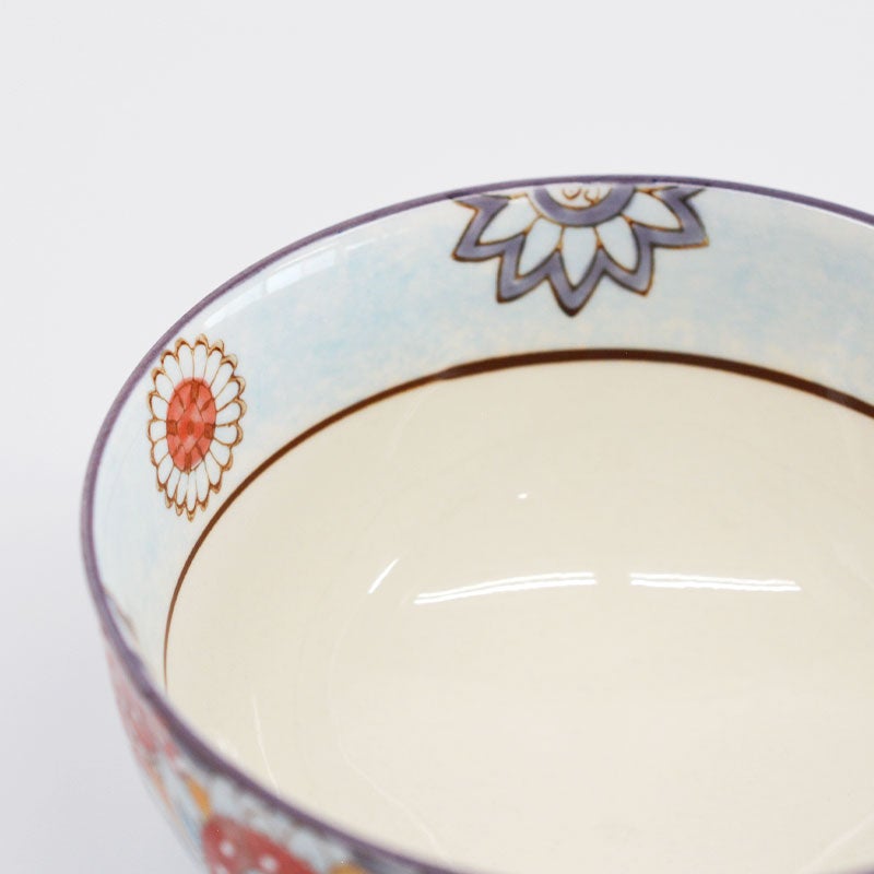 白い点の部分には「いっちん」という技法が使われています。