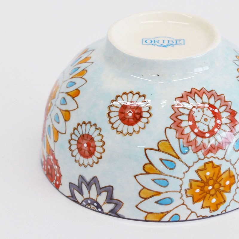 カフェラテもたっぷり飲めるサイズです