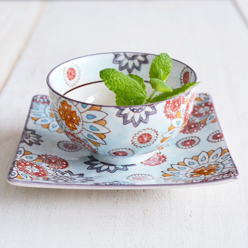 スクエアプレートに乗せてエスニックなおもてなしにも