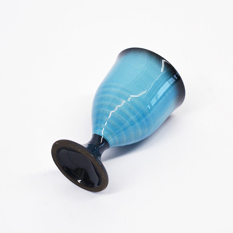 ワインはもちろん、日本酒（冷酒）、焼酎、ビール、さらにはアイスコーヒーやデザートカップとしても映えるカップです