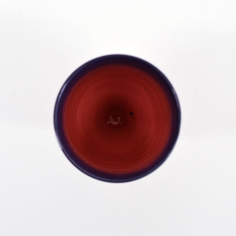 洗練されたグラデーションデザインが印象的です