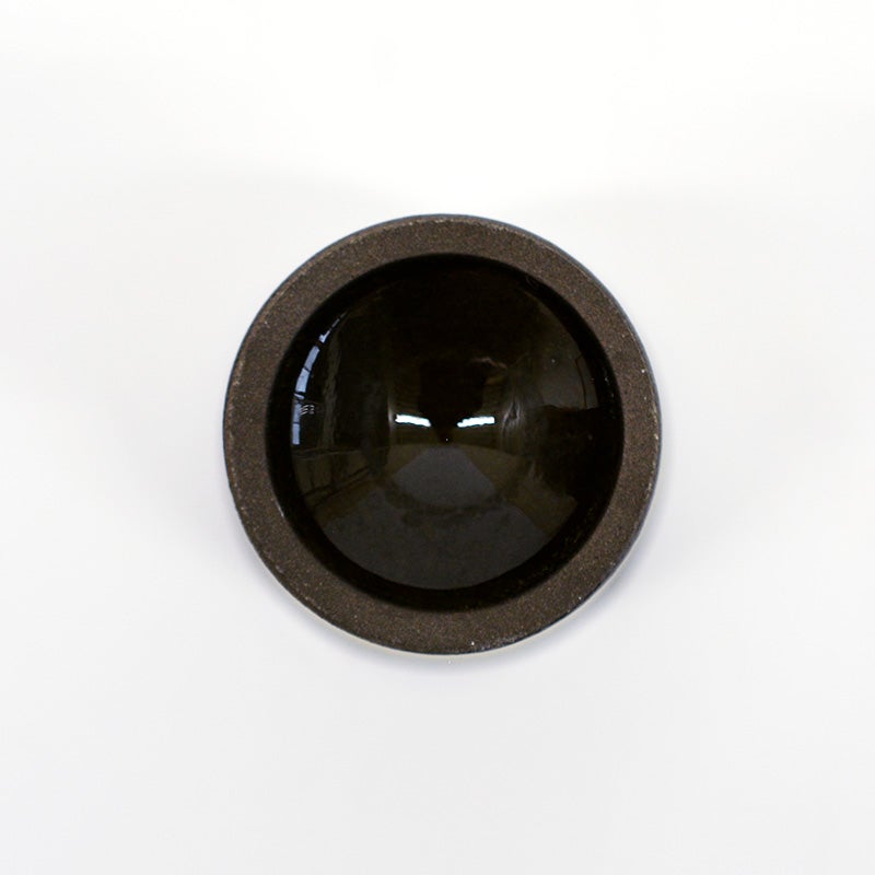 安定感のあるスタイリッシュな形状です