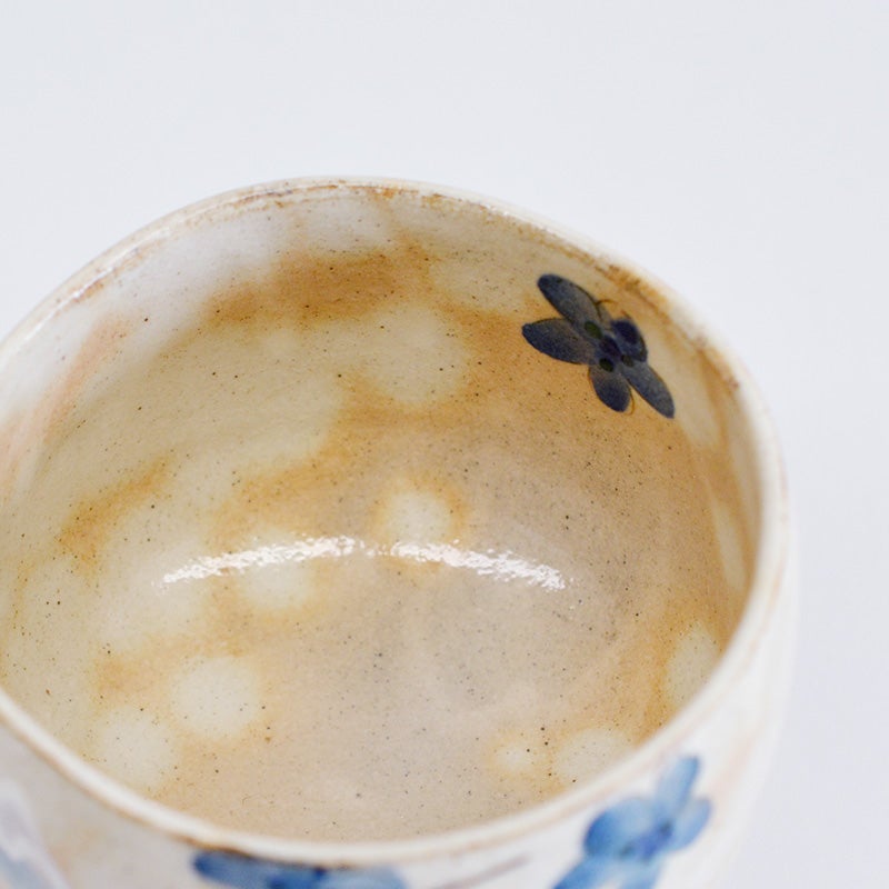 お茶を飲み干した際にも目を楽しませてくれます