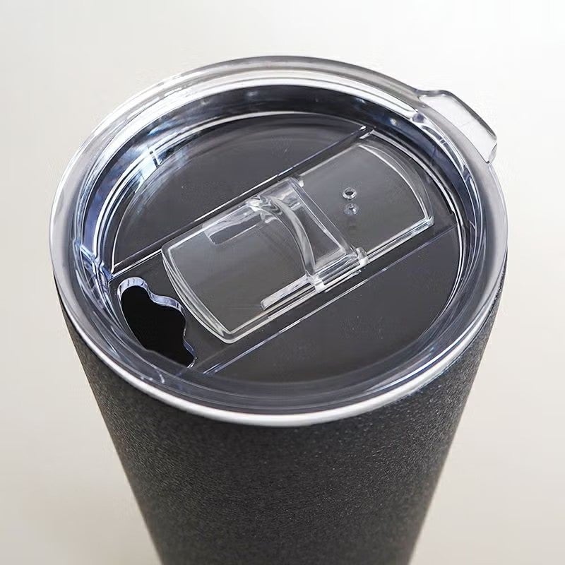 スライドして飲み口が開きます
