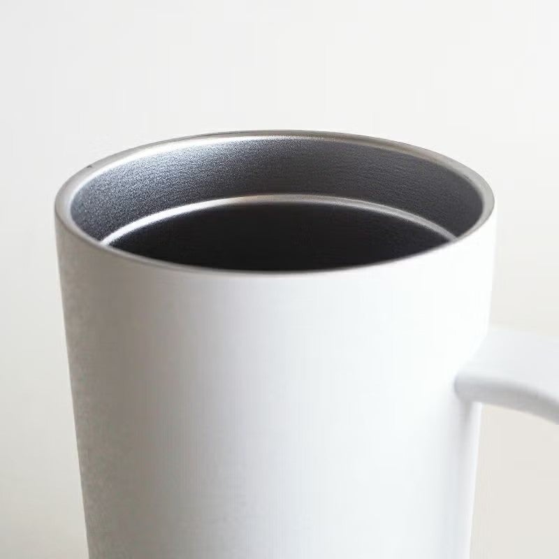 なめらかな口当たりでマットな質感