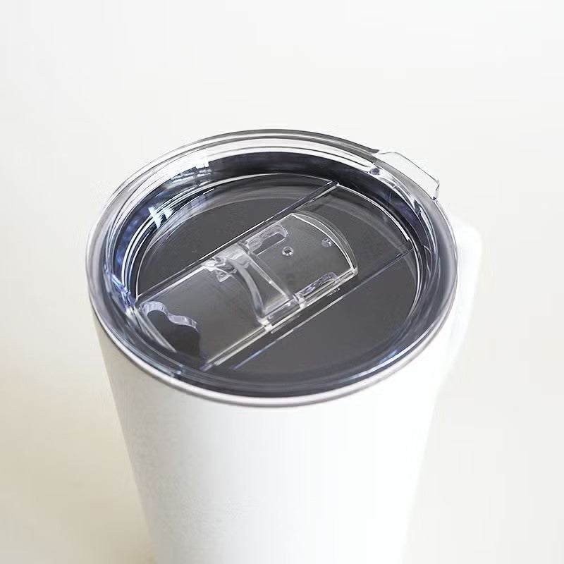 スライドして飲み口が開きます
