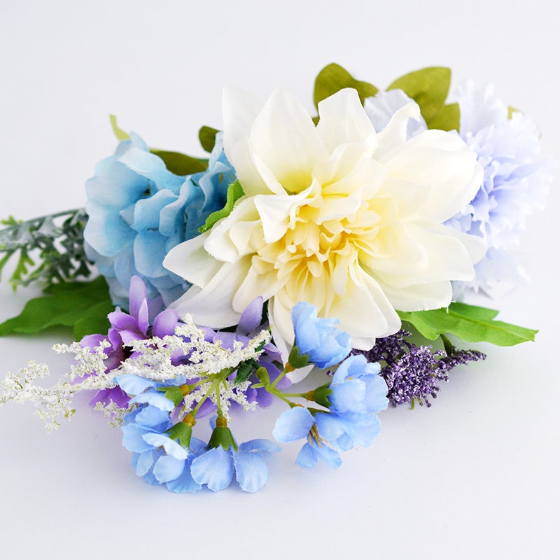 水替え不要なので、お花が枯れやすい季節にもぴったりです