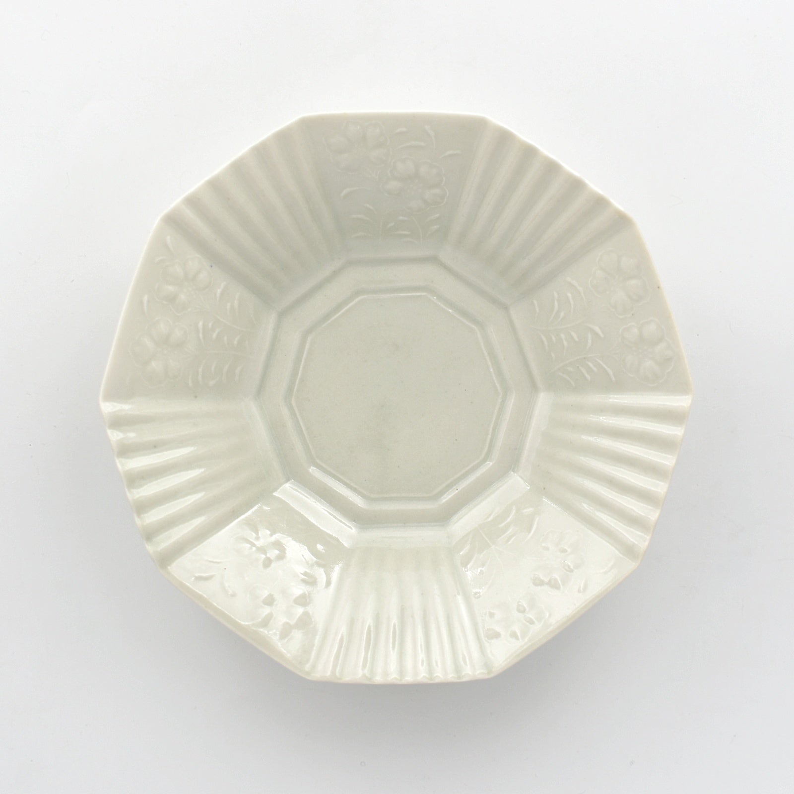 白磁陽刻十角鉢｜和食器通販｜織部 Online Store【公式】