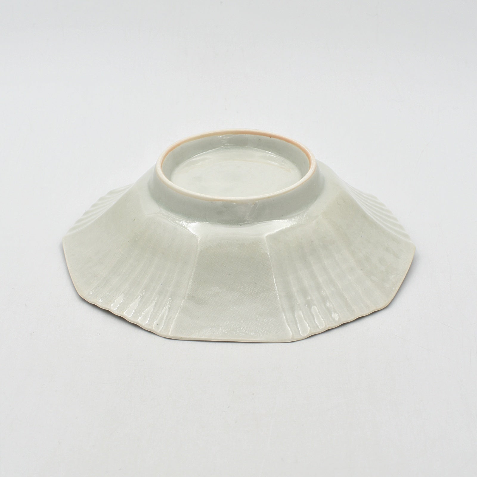 白磁陽刻十角鉢｜和食器通販｜織部 Online Store【公式】