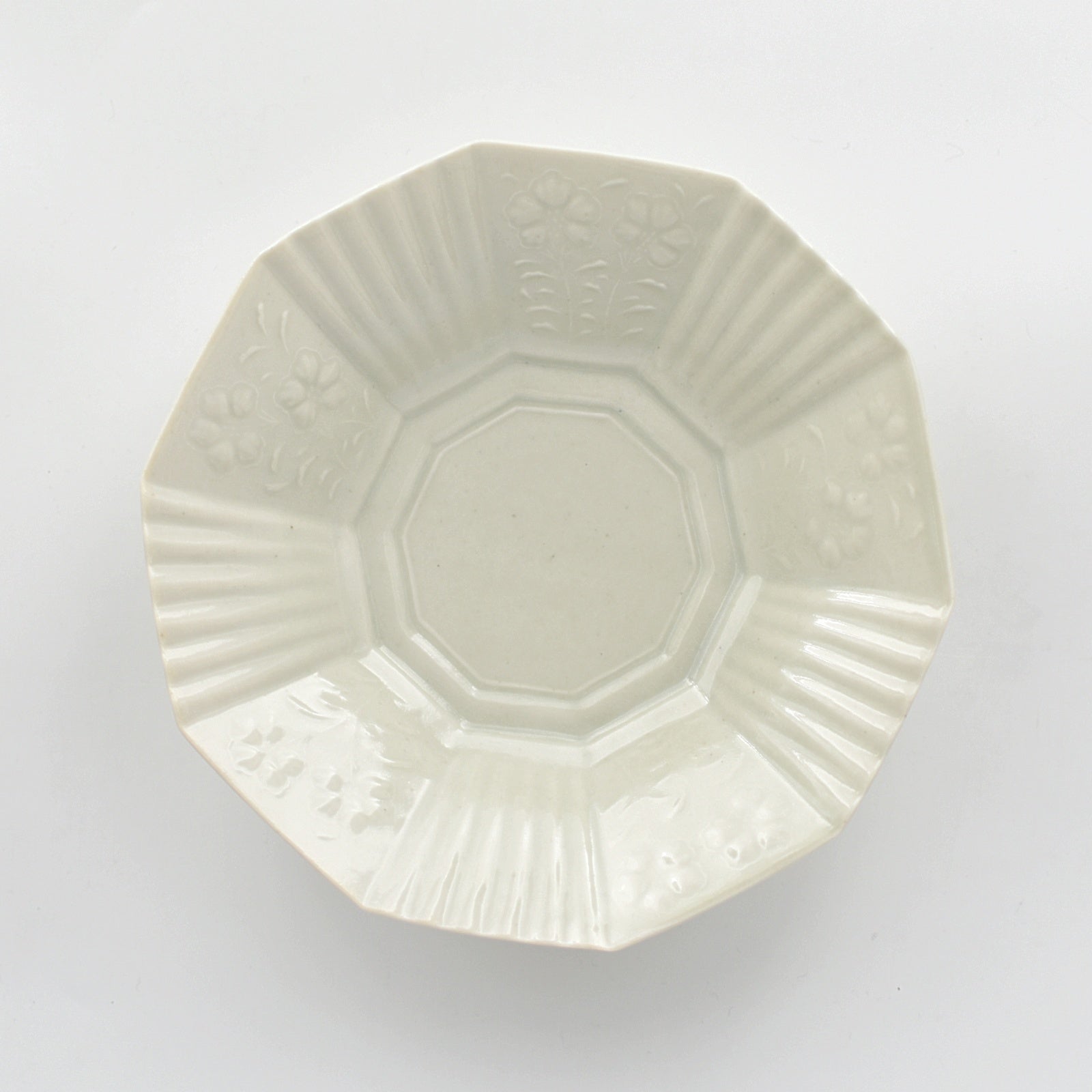 白磁陽刻十角鉢｜和食器通販｜織部 Online Store【公式】