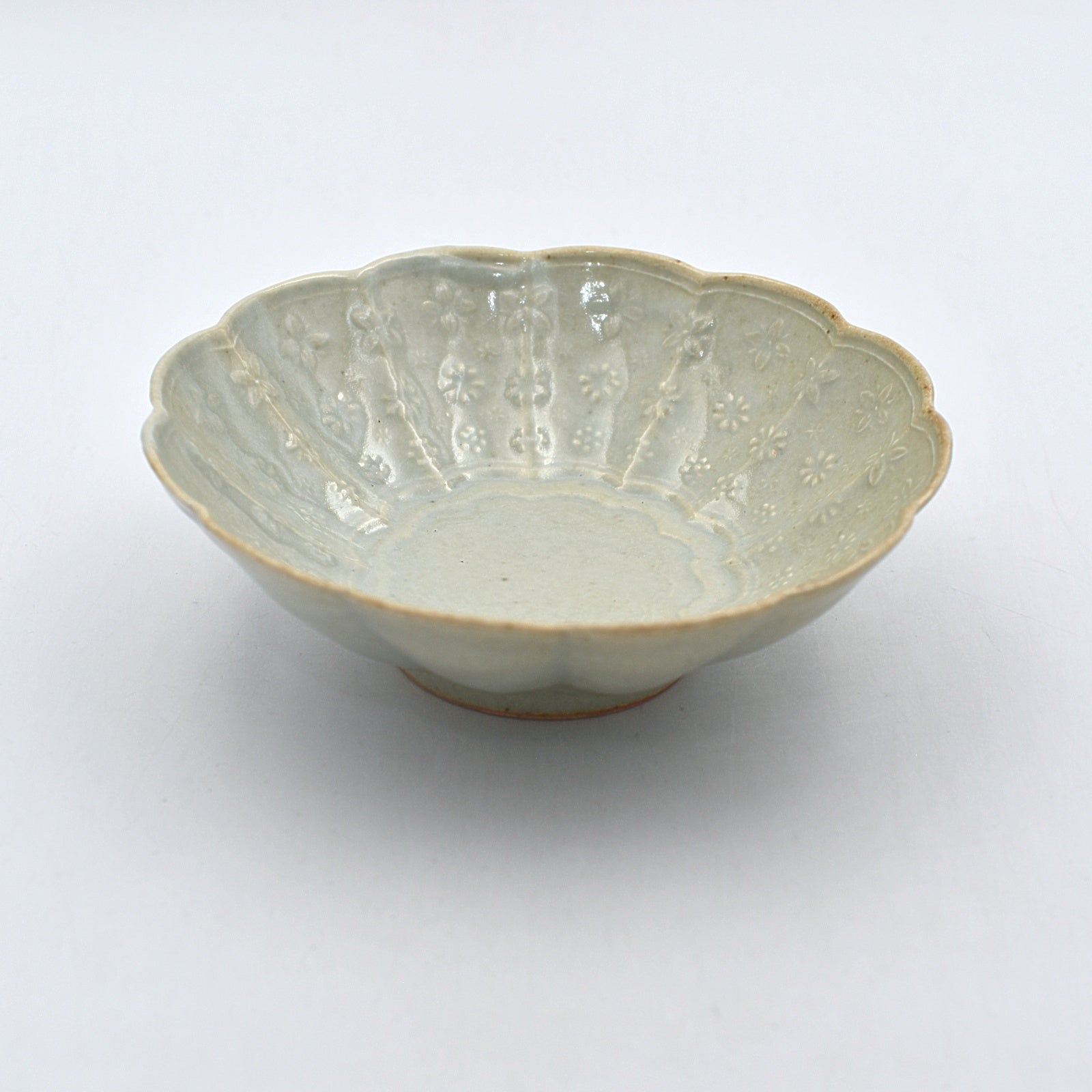 青磁花文菊鉢｜和食器通販｜織部 Online Store【公式】