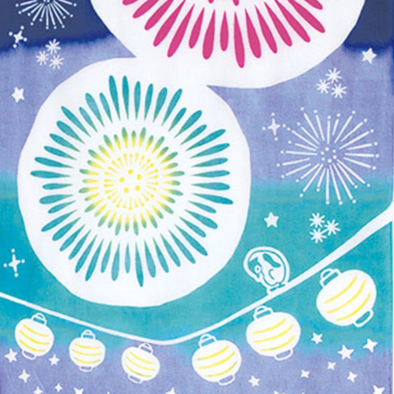 大きな花火が夜空を彩ります
