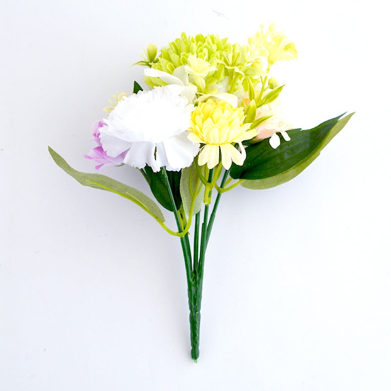 お手入れ不要でいつもきれいなお花をお供えしておけます