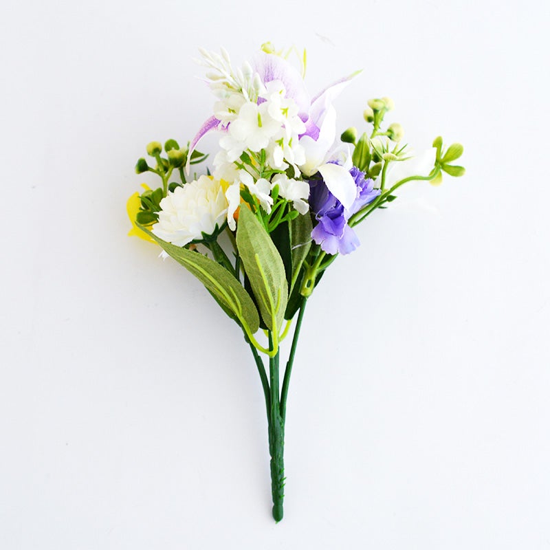 お手入れ不要でいつもきれいなお花をお供えしておけます
