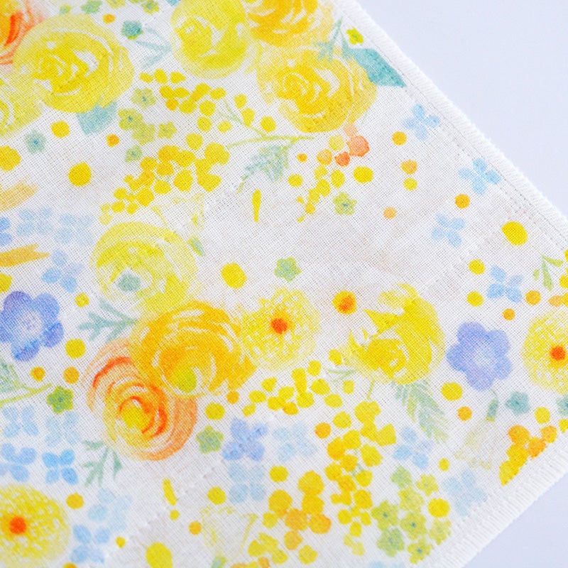 贅沢に生地を6枚重ねて仕立てており、タフで長持ちする理想的な厚みを実現しています