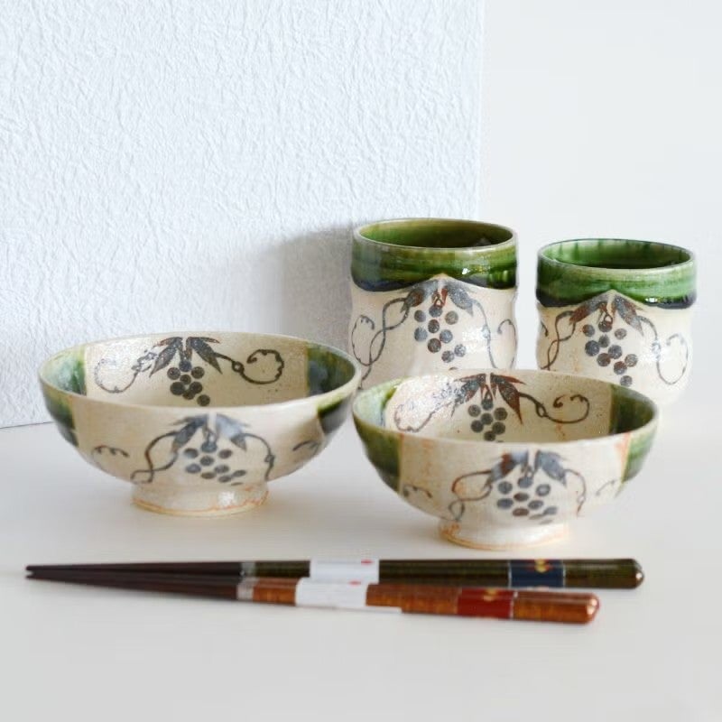 美濃六銘窯の一つの玉山窯にて制作された器です