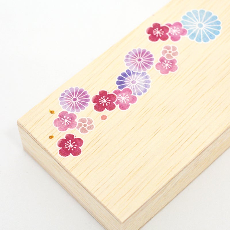 様々なお祝いに使える華やかな絵柄です