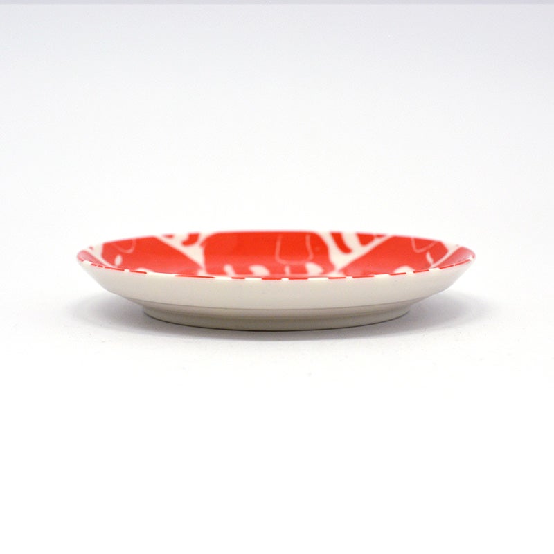 直径約14cm（高さ約2cm）のコンパクトで扱いやすい小皿・中皿サイズ