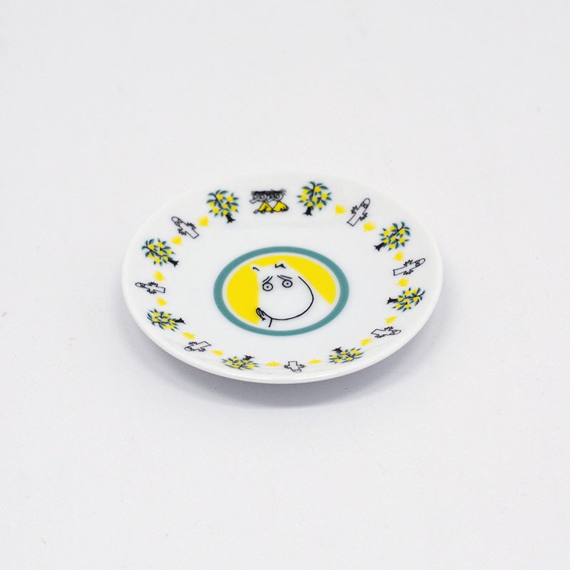 直径約9cm × 高さ1.5cmと、手のひらに収まるサイズです