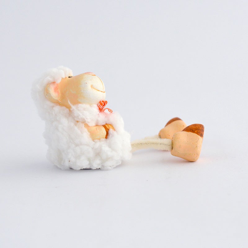 座らせると縁から足を下に垂らして「ぶらぶら」させることができます