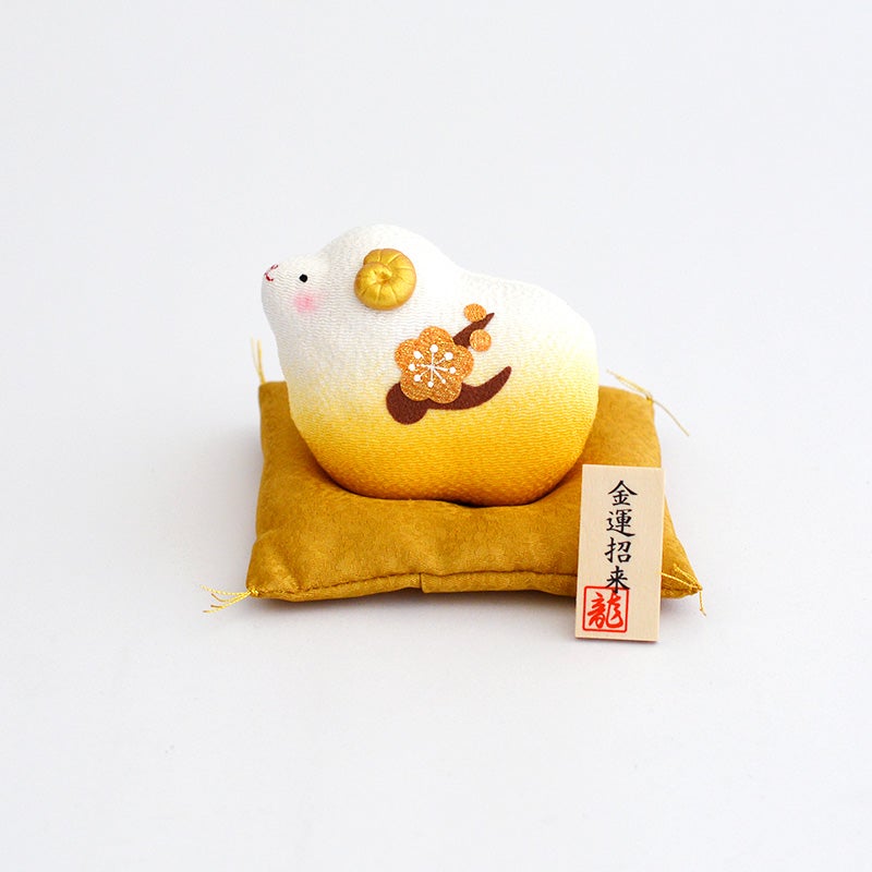 ぷっくりとしたかわいい未が金運を招いてくれそうです